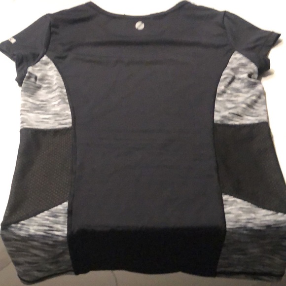 Tagged S, fits M, athletic shirt - Picture 8 of 8